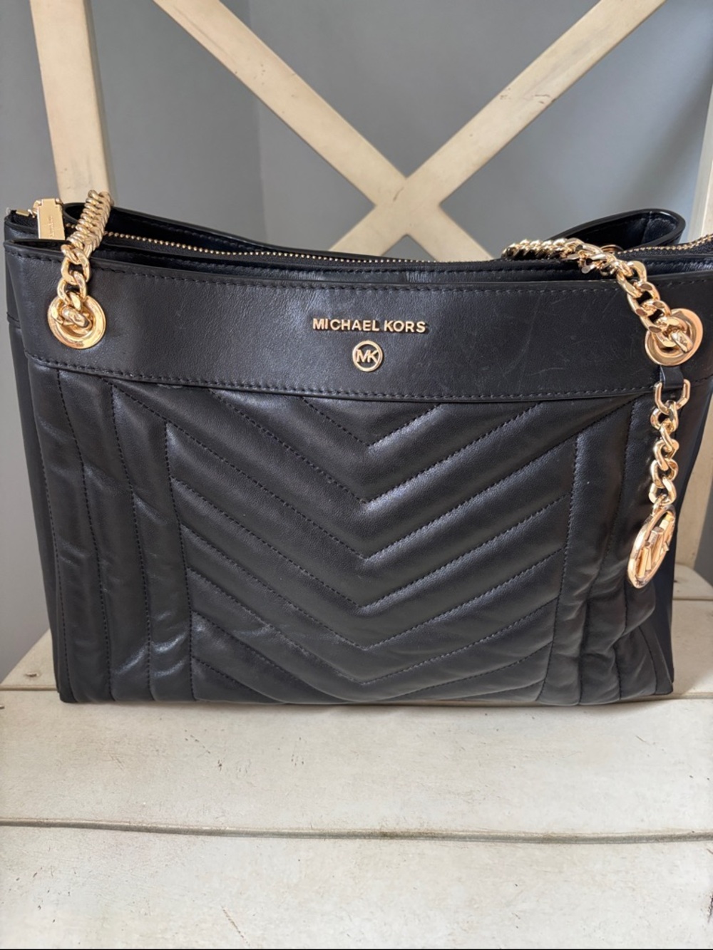 Michael Kors Susan Black Quilted Shoulder Bag with Gold Chain Detail MICHAEL - Picture 5 of 8